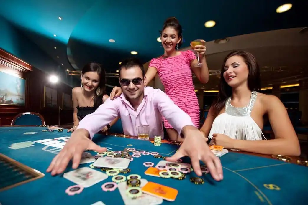 ppp321 App ဂိမ်းကဏ္ဍ Sportsbook Esports Slots Bingo မြန်မာ မိုဘိုင်း ကစားနေသောပုံ